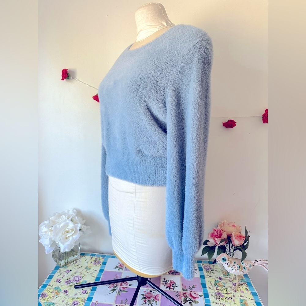 Aritzia Sunday Best kitten Sweater baby blue fuzzy womens L - Picture 11 of 13